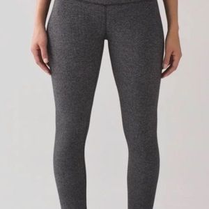 Lululemon Grey leggings (never worn)